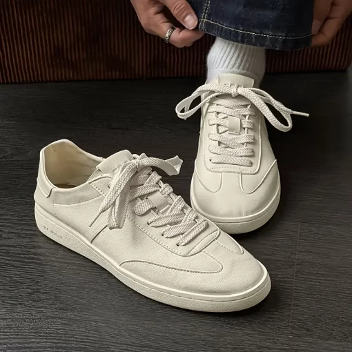 사계절 내내 편안하게 신을 수 있는 베이직 스타일 슈즈 1A8ZG0