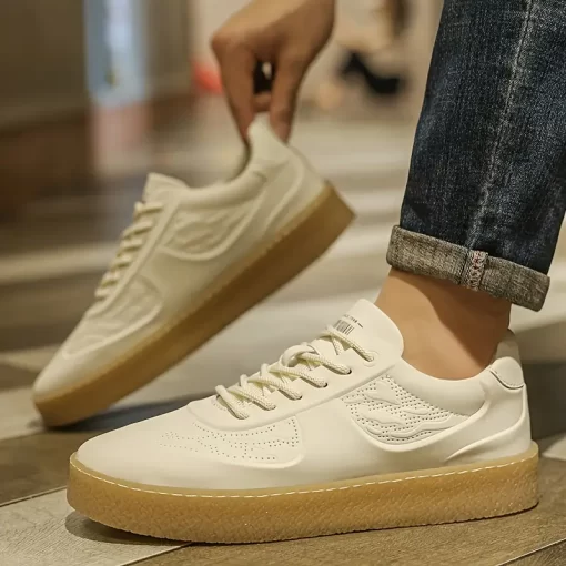 사계절 내내 편안하게 신을 수 있는 베이직 스타일 슈즈 1A8ZG0