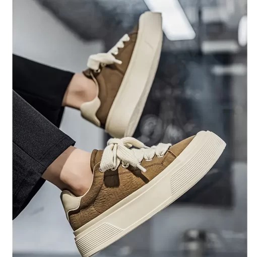 어떤 스타일에도 잘 어울리는 심플하고 모던한 캐주얼화 1A8ZG3