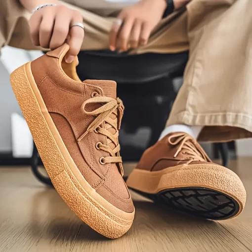 어떤 스타일에도 잘 어울리는 심플하고 모던한 캐주얼화 1A8ZG3