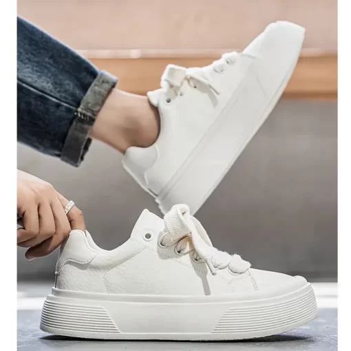 어떤 스타일에도 잘 어울리는 심플하고 모던한 캐주얼화 1A8ZG3