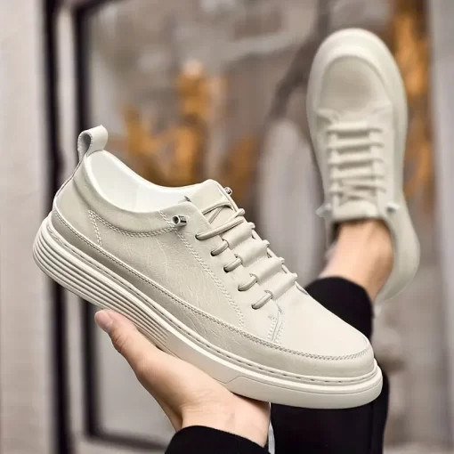 어떤 스타일에도 잘 어울리는 심플하고 모던한 캐주얼화 1A8ZG3